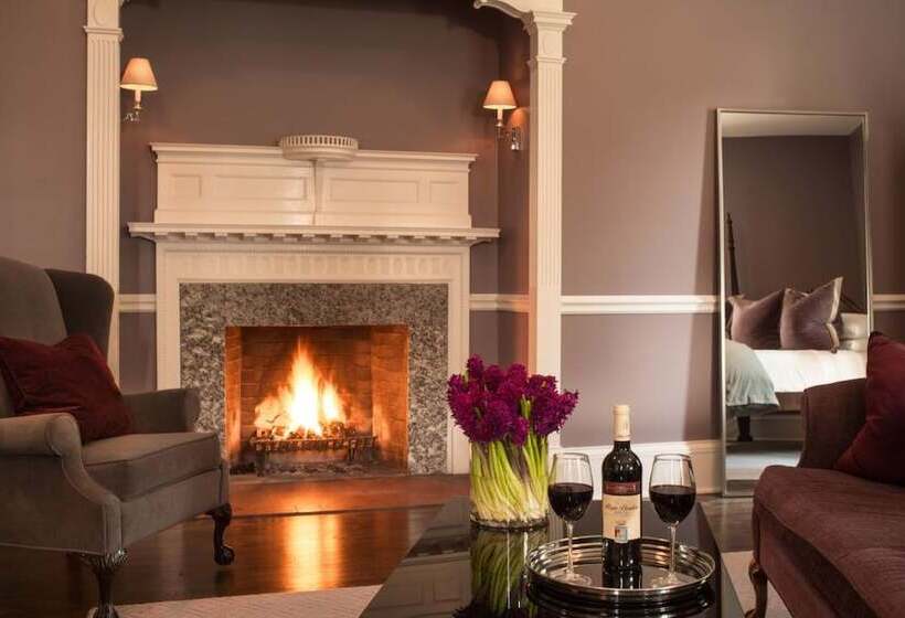 בית מלון כפרי Kemble Inn