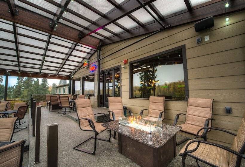 בית מלון כפרי Kenai River Lodge