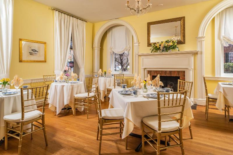 酒店 Ironclad Inn & Bourbon Room