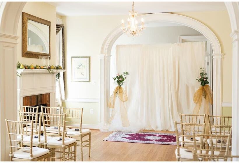 酒店 Ironclad Inn & Bourbon Room