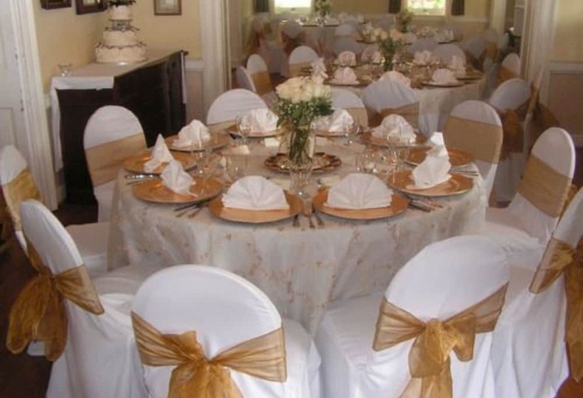 酒店 Ironclad Inn & Bourbon Room