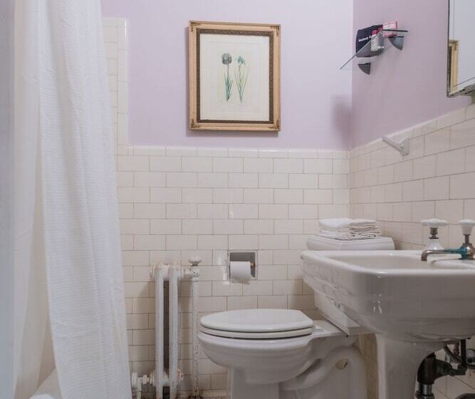 酒店 Ironclad Inn & Bourbon Room