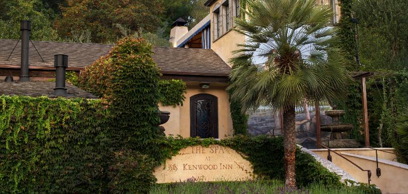 בית מלון כפרי Kenwood Inn & Spa