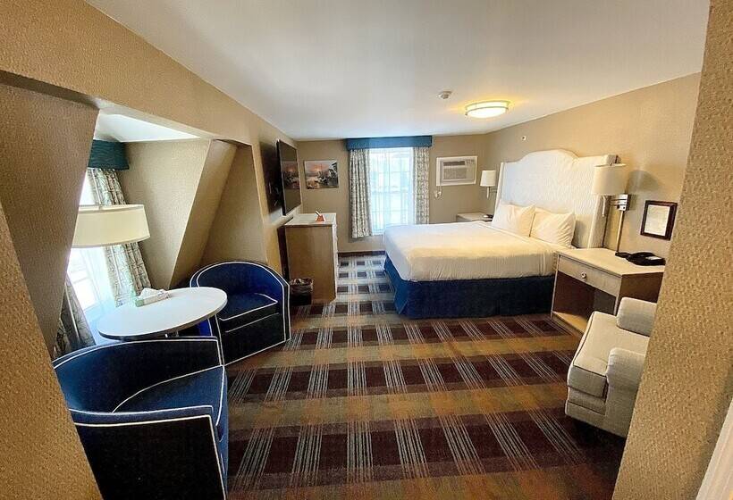 فندق King's Port Inn