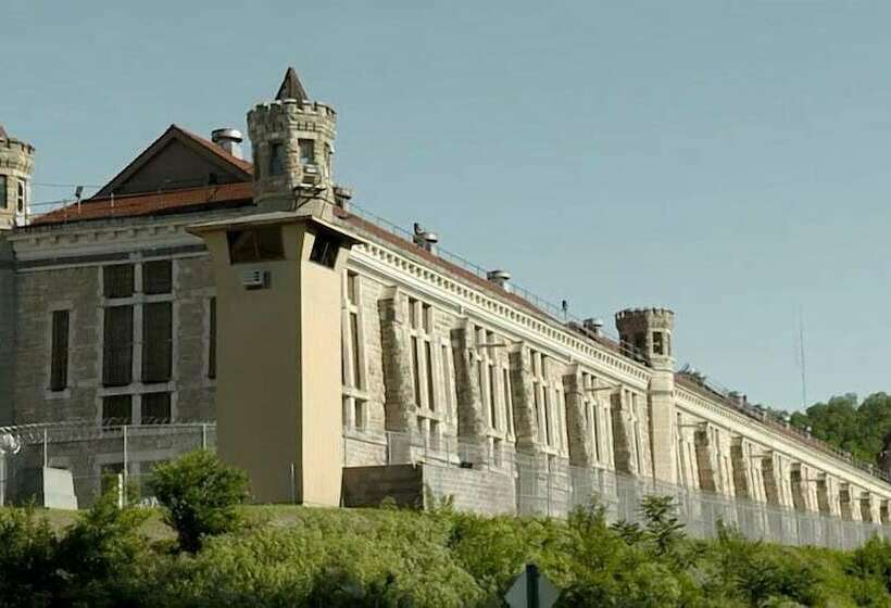 فندق Kingsley Inn