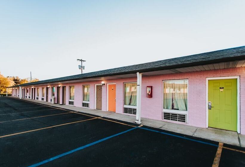 فندق Knights Inn Berea