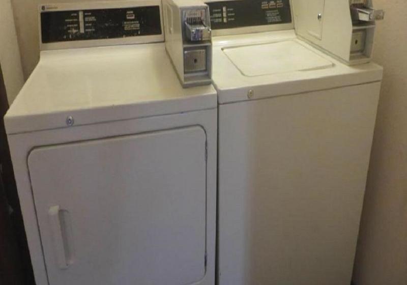 בית מלון כפרי Knights Inn Cincinnati South