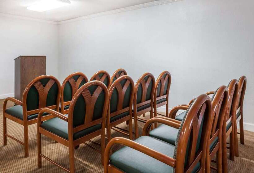 Отель Knights Inn   Columbia