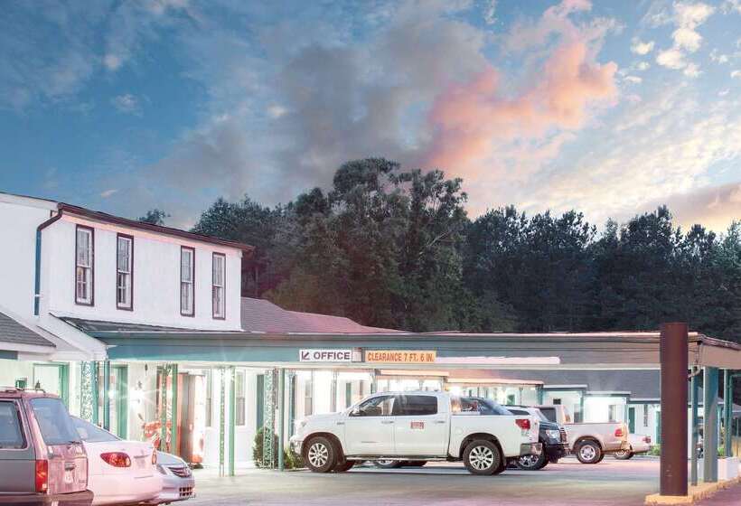 فندق Knights Inn Emporia