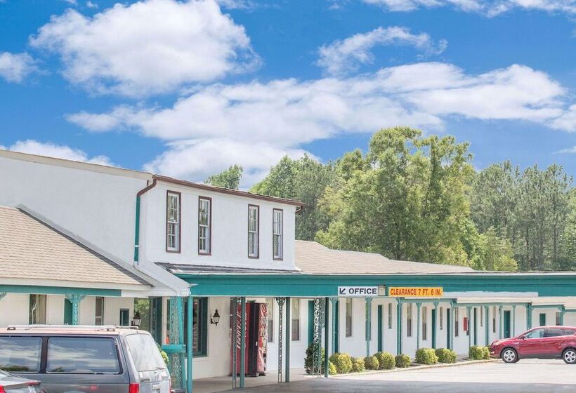 فندق Knights Inn Emporia