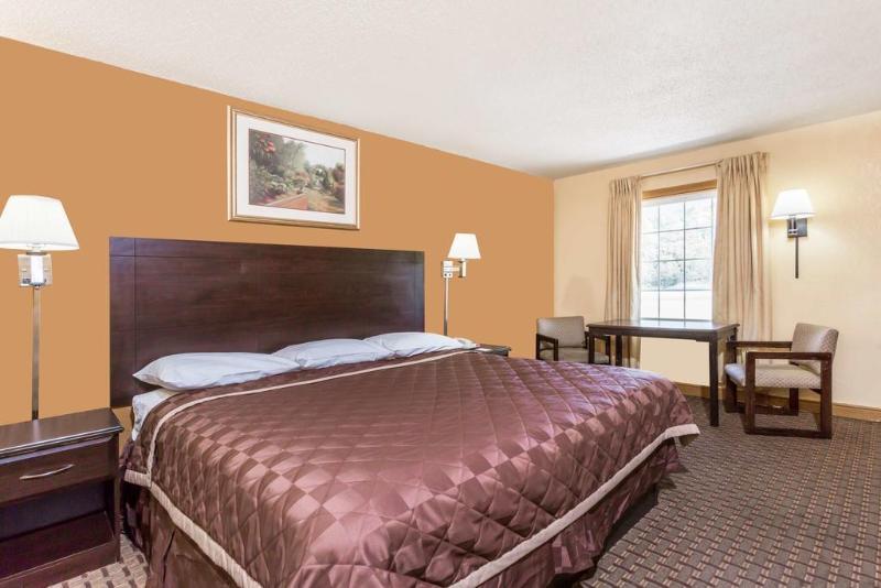 Отель Knights Inn Glen Allen, Va