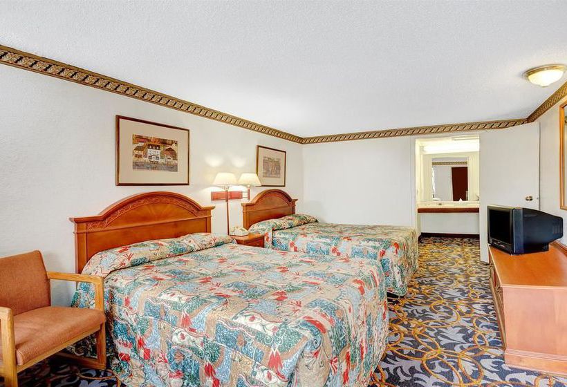 فندق Express Inn