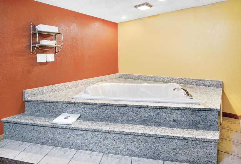 فندق Express Inn