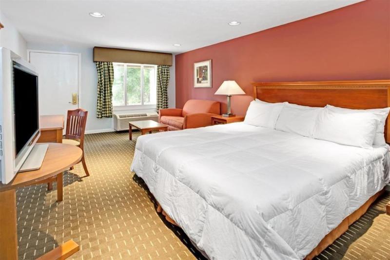 בית מלון כפרי Knights Inn Indianapolis
