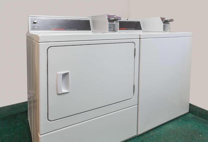 فندق Knights Inn Peru