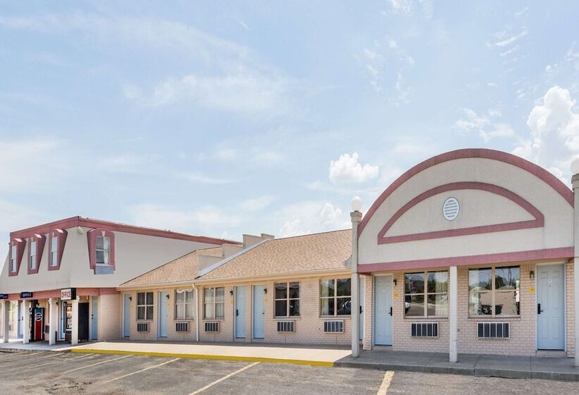 فندق Knights Inn Peru