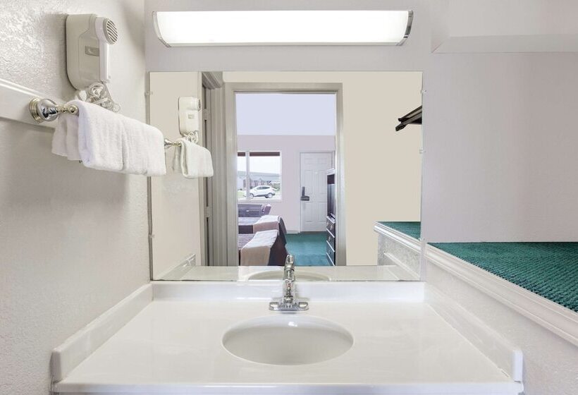 فندق Knights Inn Peru