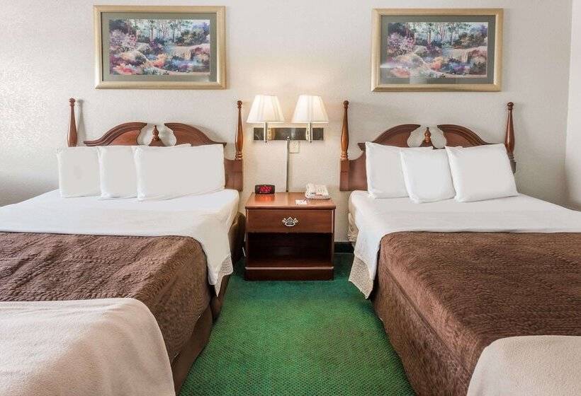 فندق Knights Inn Peru