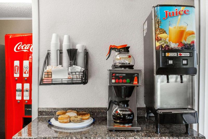 هتل Knights Inn Pittston