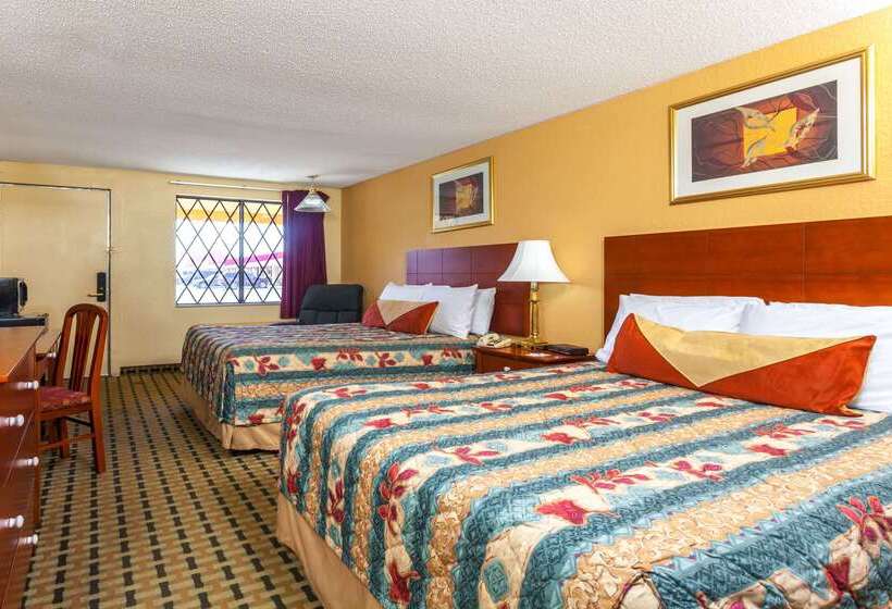 فندق Knights Inn  Seymour In