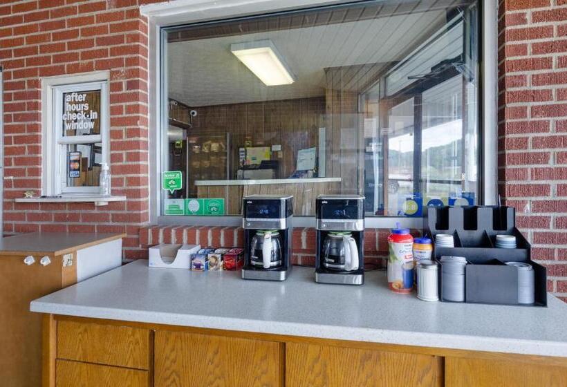 Отель Knob Hill Motor Lodge