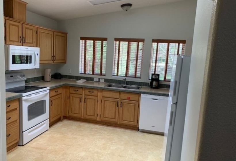 فندق Kohl S Ranch Lodge