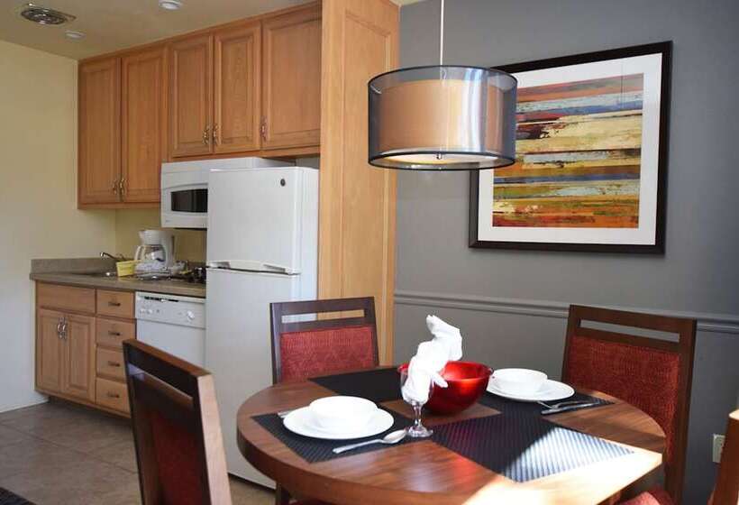 Отель The Lodge At Kingsbury Crossing