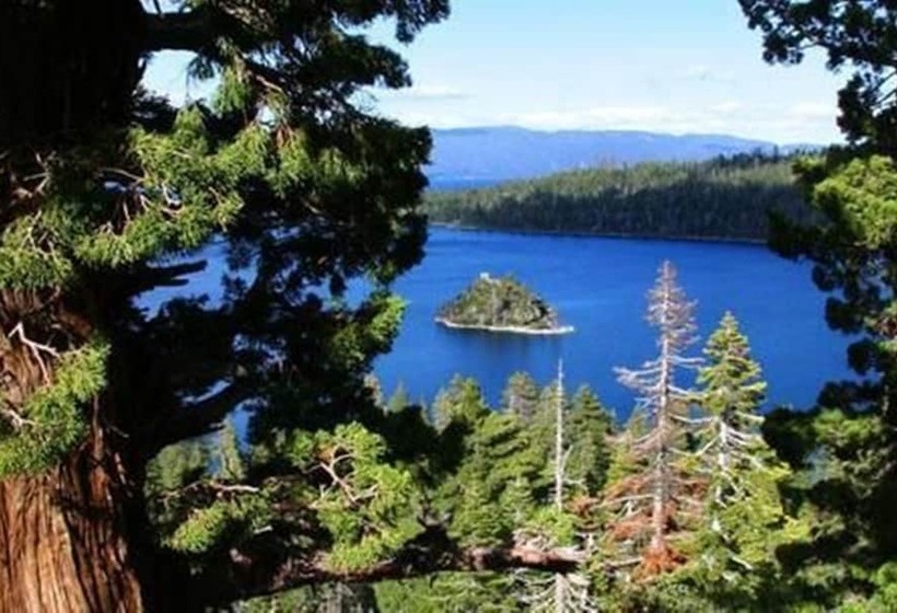 Отель The Lodge At Kingsbury Crossing