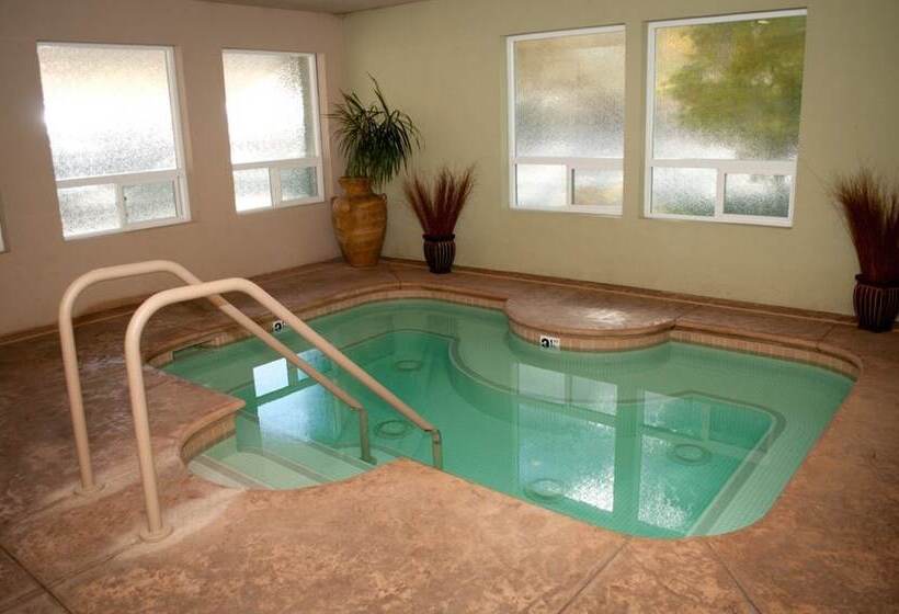 Отель The Lodge At Kingsbury Crossing