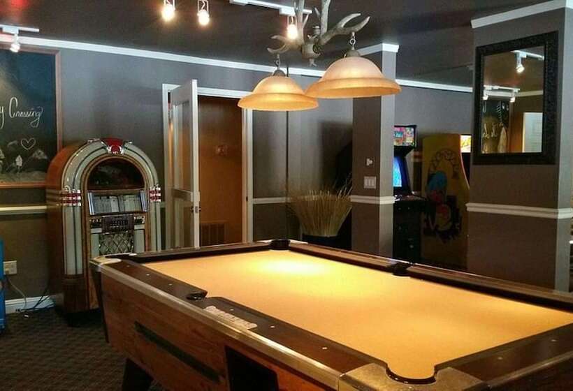 Отель The Lodge At Kingsbury Crossing