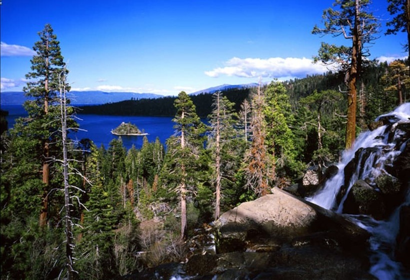 Отель The Lodge At Kingsbury Crossing