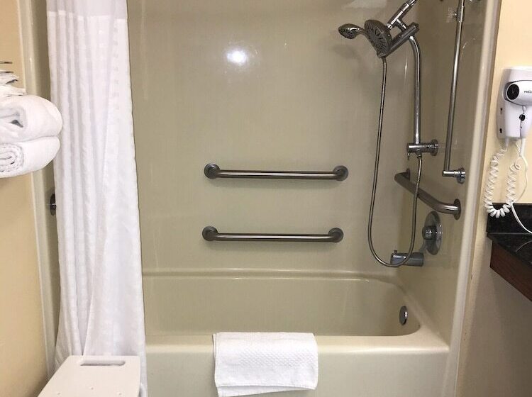 فندق Quality Inn