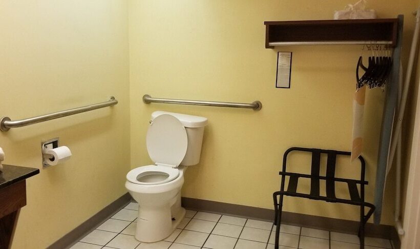 فندق Quality Inn