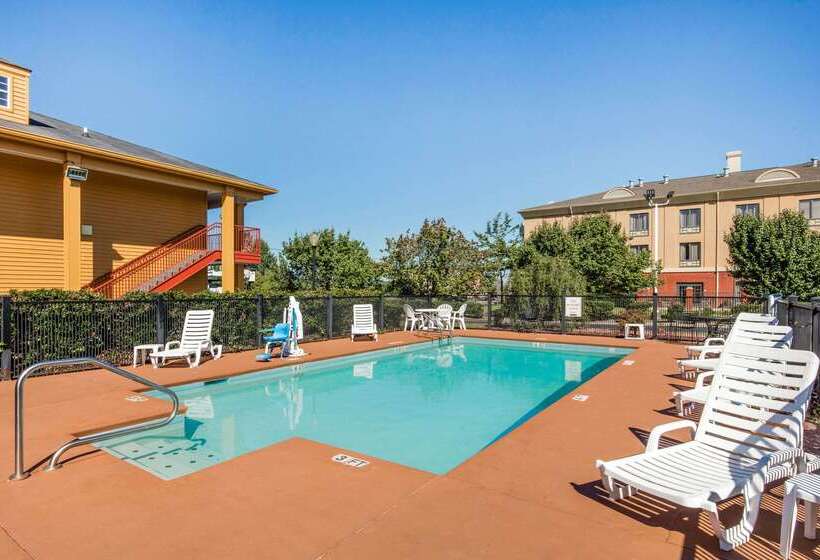 فندق Quality Inn Bessemer I20 Exit 108