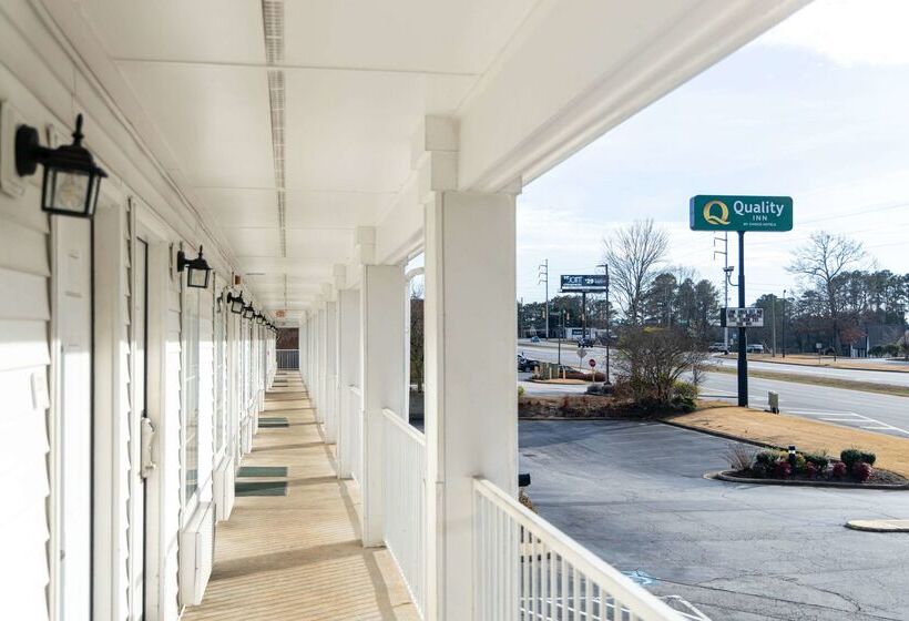 فندق Quality Inn