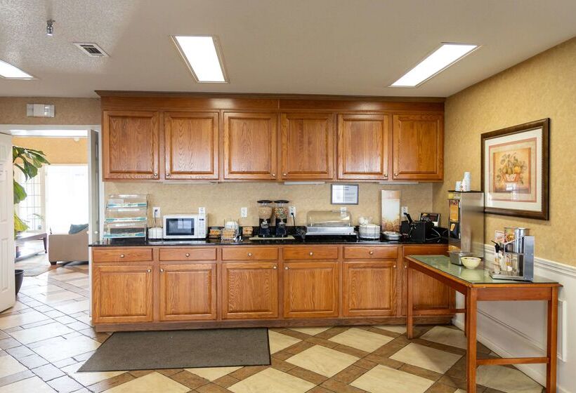 فندق Quality Inn