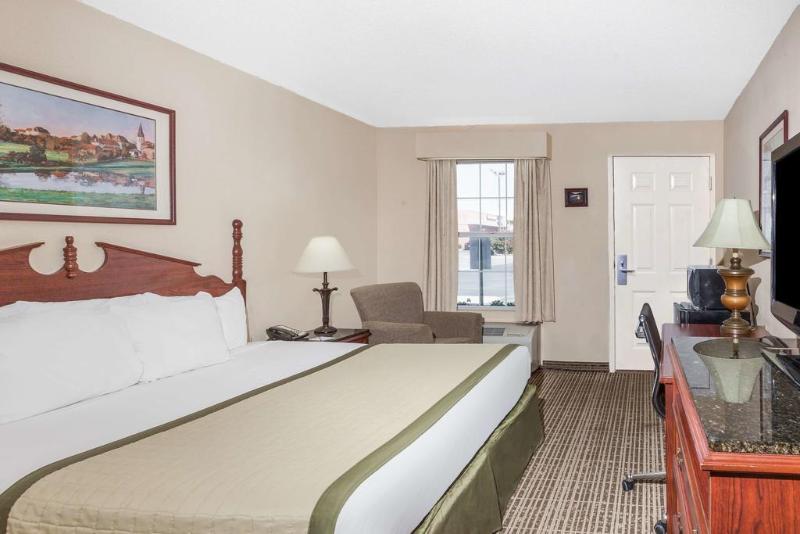 فندق Red Roof Inn & Suites Calhoun