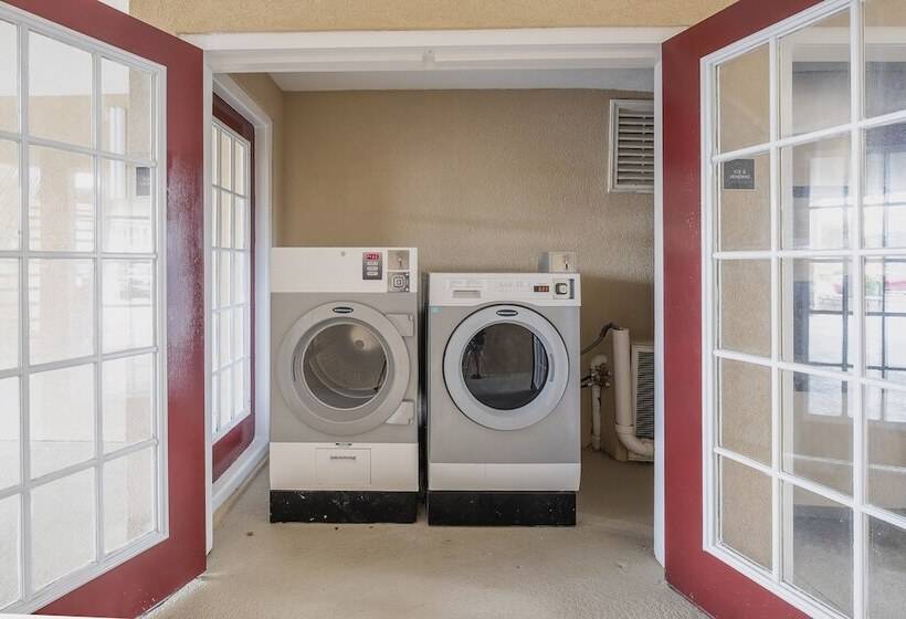 ホテル Red Roof Inn & Suites Calhoun