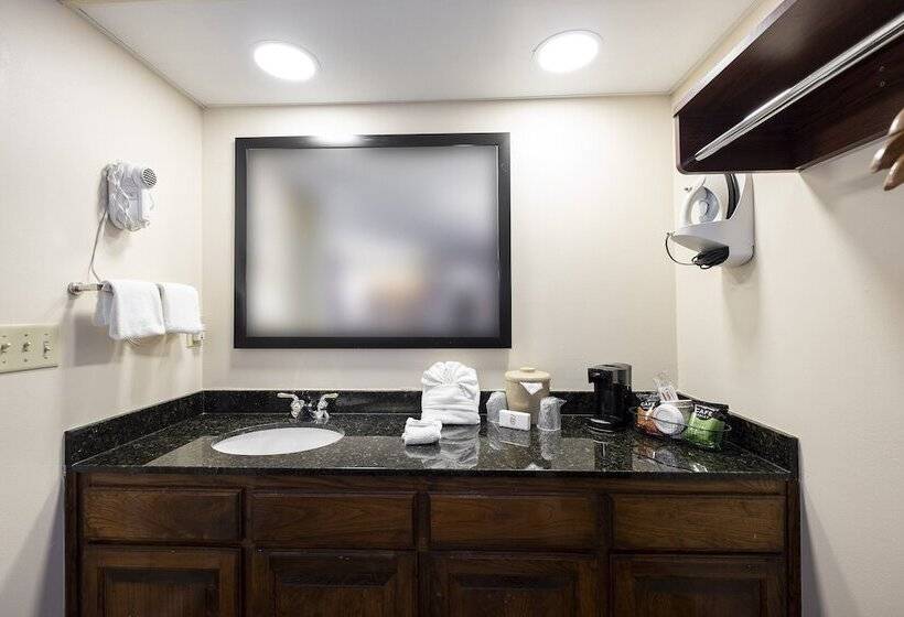 ホテル Red Roof Inn & Suites Calhoun