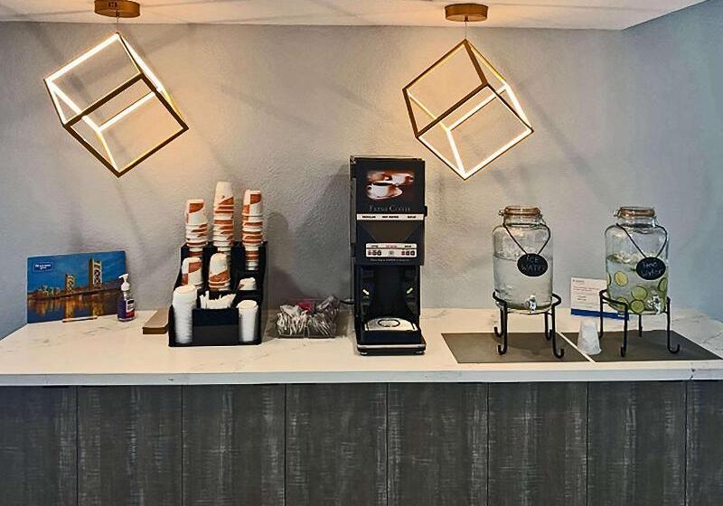 فندق Rodeway Inn Sacramentouniversity Area