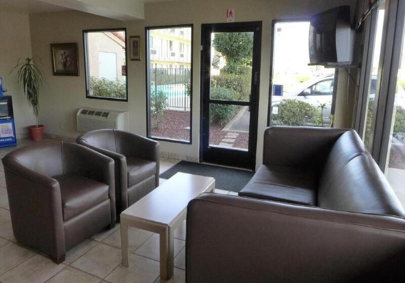 فندق Rodeway Inn Sacramentouniversity Area