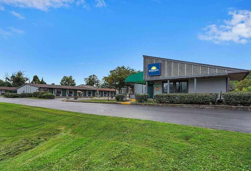 ホテル Days Inn By Wyndham Liverpool Syracuse