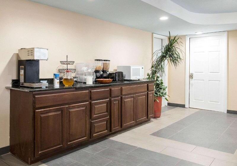 ホテル Rodeway Inn