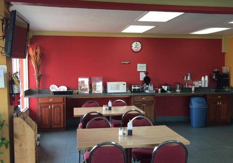 فندق Suburban Studios Cookeville