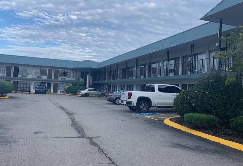 בית מלון כפרי Suburban Studios Cookeville