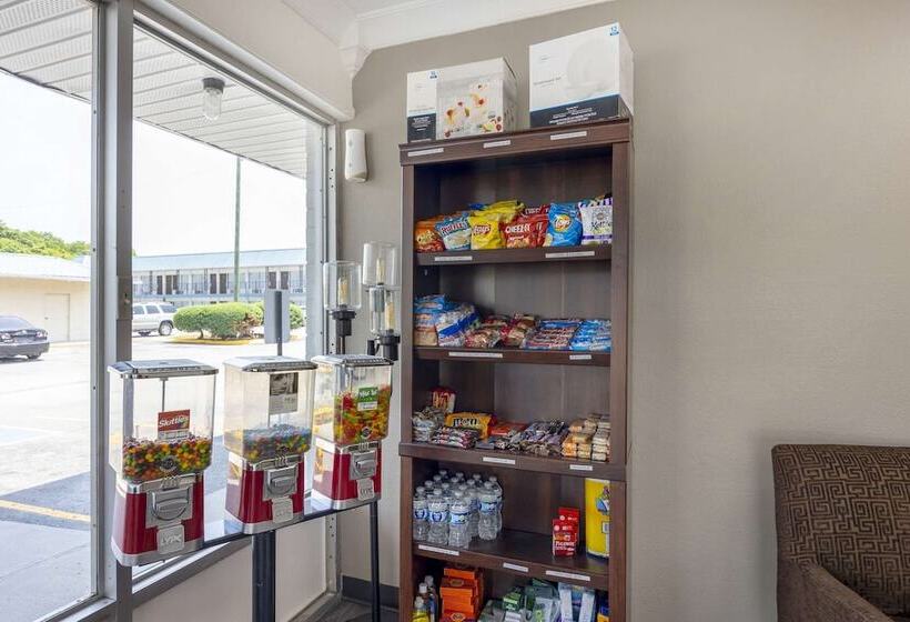 فندق Suburban Studios Cookeville