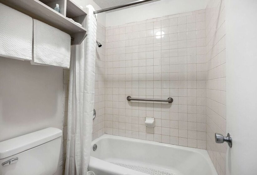 בית מלון כפרי Suburban Studios Cookeville