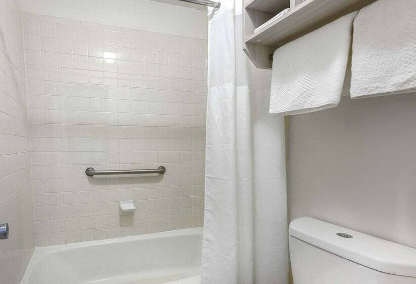 فندق Suburban Studios Cookeville