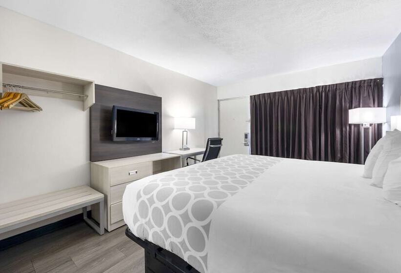 فندق Suburban Studios Cookeville