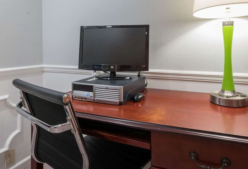 فندق Super 8 By Wyndham Alexander City